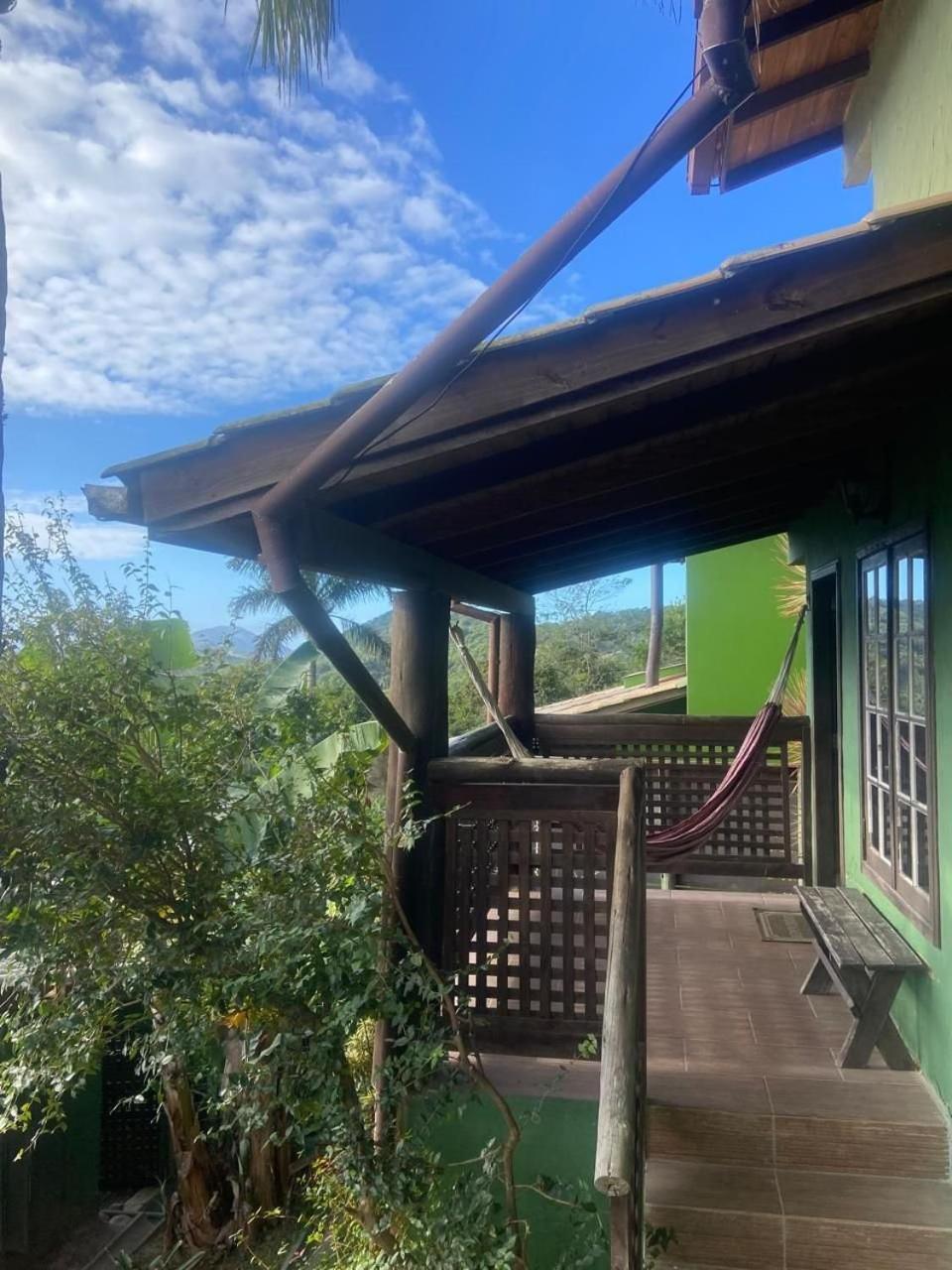 Bangalô com Varanda Térrea